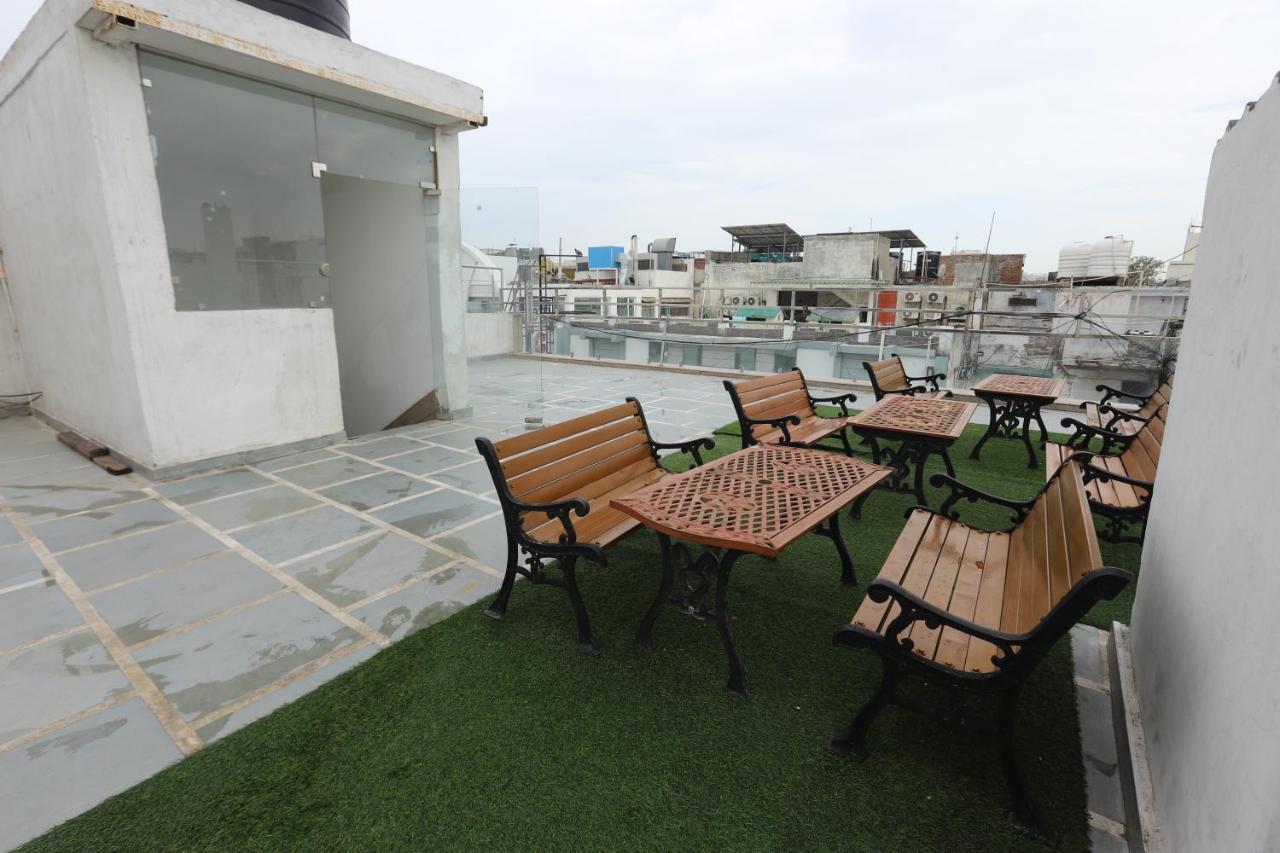 Hotel Emporio Dx - New Delhi Railway Station - Paharganj Bagian luar foto