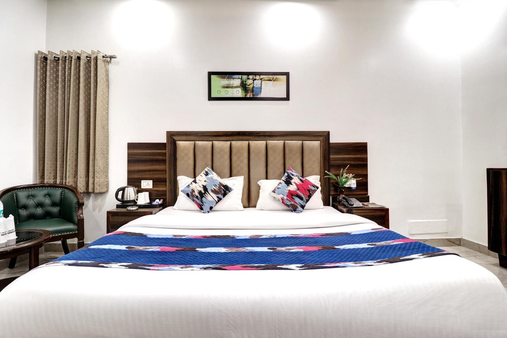 Hotel Emporio Dx - New Delhi Railway Station - Paharganj Bagian luar foto